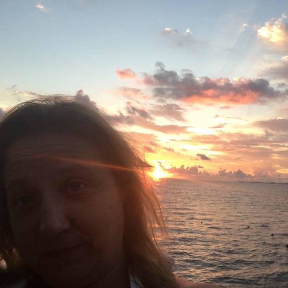 Meet your Posher, Jennifer - Picture 1 of 1